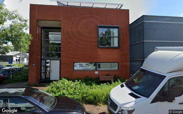 Straatbeeld bij Dierenuitvaartcentrum Naarden, Kobaltstraat 2, 1411 AM Naarden
